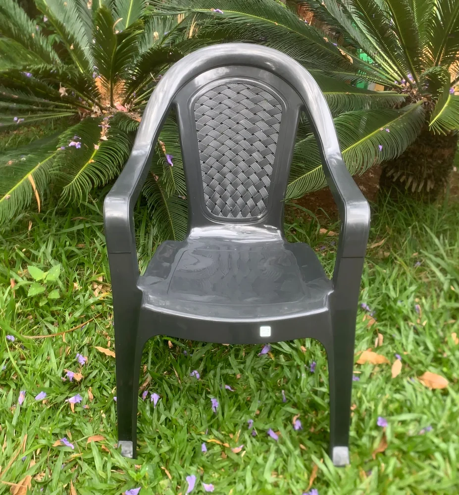 Poltrona XL Plástica preta