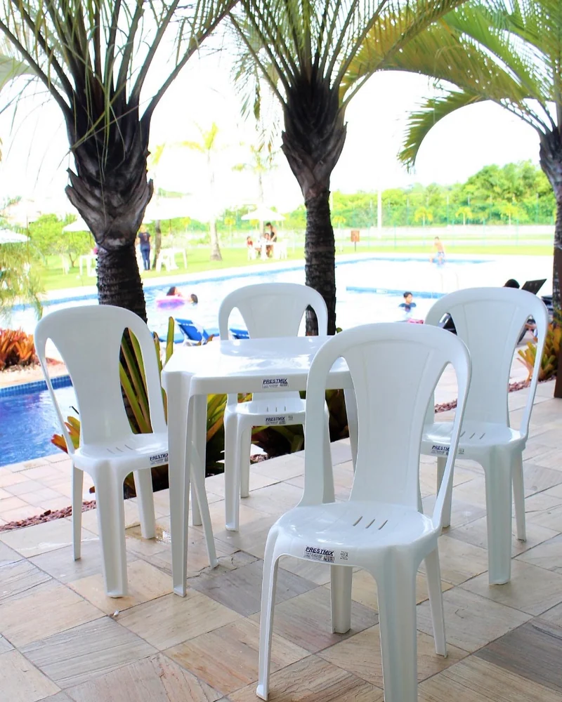 Conjunto Bistrô com cadeiras e mesa